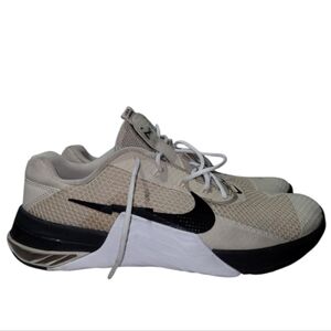 Nike Metcon 7 White Black Gold Mens Sz 10.5 Training Shoes DJ7031-991